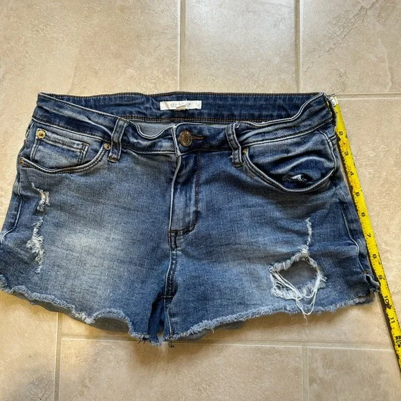 STS Blue Distressed Denim Jean Shorts - Picture 4 of 5